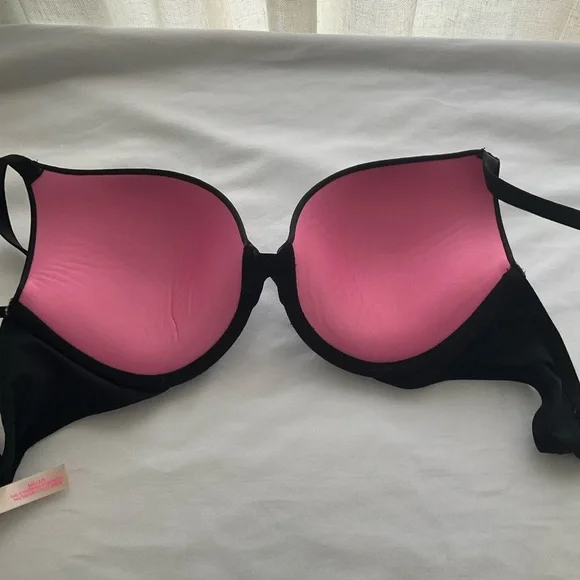 PINK Victoria's Secret Black 34D Bra with Subtle Pink Detail - Picture 10 of 12